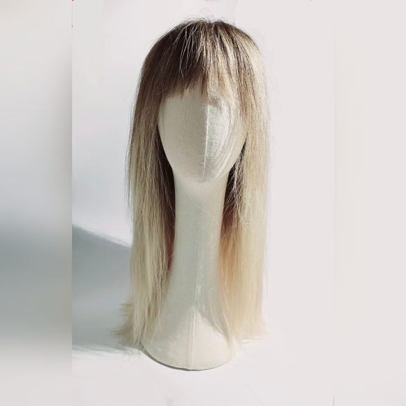 Milano 24" Divine Lace Top Topper Platinum Blonde With Reverse Balayage - Picture 3 of 9